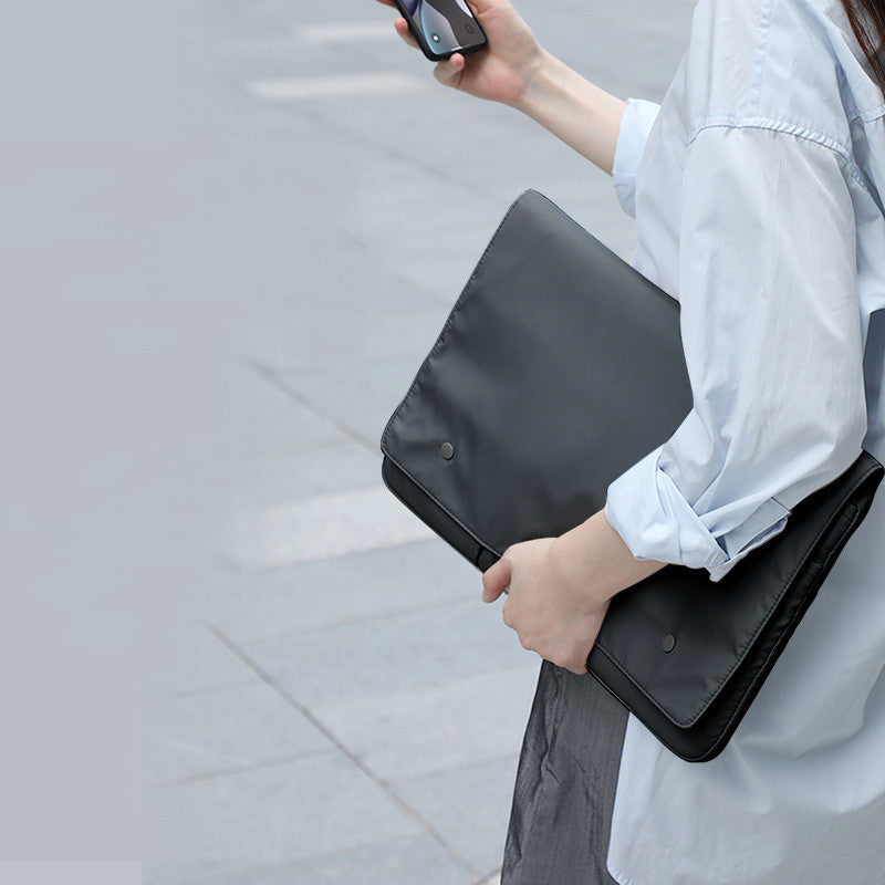 Black and White Laptop Sleeve – Waterproof Nylon Bag for Laptops & Tablets